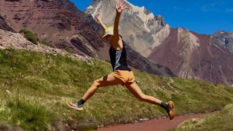 Erin Ton tardó 6 horas y 33 minutos en alcanzar la cima desde Plaza de Mulas y bajar. Erin Ton tardó 6 horas y 33 minutos en alcanzar la cima desde Plaza de Mulas y bajar.