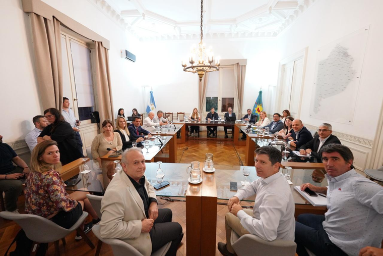 La Comisión de Presupuesto aprobó dictamen de mayoría y Axel Kicillof avanza hacia el endeudamiento provincial.&nbsp;