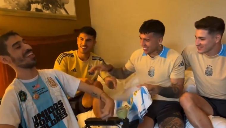 Julián Álvarez, Exequiel Palacios y Enzo Fernández compartieron un emotivo encuentro con Juancito, un hincha de River que vive en Miami. Foto: Captura @messias305miami