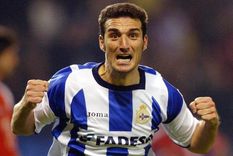 Jugó en el Deportivo de La Coruña de 1998 a 2005