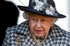 Reina Isabel II, reina Isabel, Simon Bowes-Lyon