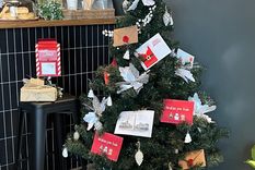 escribi tu carta a papa noel: el primer cafe postal que conecta a la argentina con el polo norte