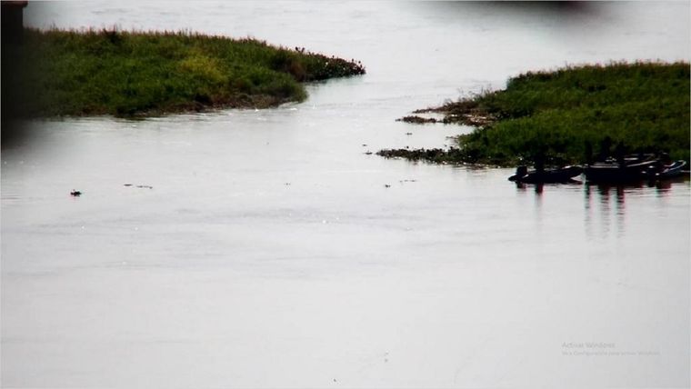 Canal en la Setúbal El Ejército logró abrir una puerta del embalsado Foto: Protección Civil Santa Fe