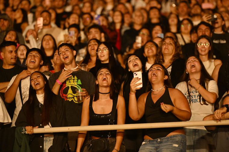 Tan Biónica agita a una multitud en Mendoza con su show en el Teatro Griego Frank Romero Day. Tan Biónica agita a una multitud en Mendoza con su show en el Teatro Griego Frank Romero Day.