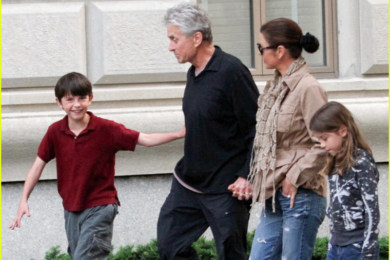 CARYS ES LA HIJA MENOR DE CATHERINE Y MICHAEL. LA JOVEN TIENE 19 AÑOS Y ES MODELO.