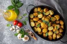 Ajo + papas: receta de papas asadas que se vuelven tu guarnición favorita.