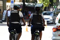 Los efectivos policiales, por ejemplo, son considerados trabajadores esenciales. Foto: ALF PONCE MERCADO / MDZ