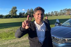Kicillof dijo que no habrá nadie en condiciones de vetar una candidatura, pero puso exigencias que se suponen inalcanzables para el hijo de los dos presidentes. Kicillof dijo que no habrá nadie en condiciones de vetar una candidatura, pero puso exigencias que se suponen inalcanzables para el hijo de los dos presidentes.
