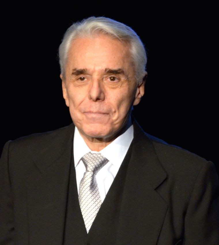 Enrique Guzmán no piensa reconciliarse con su nieta Frida Sofía.