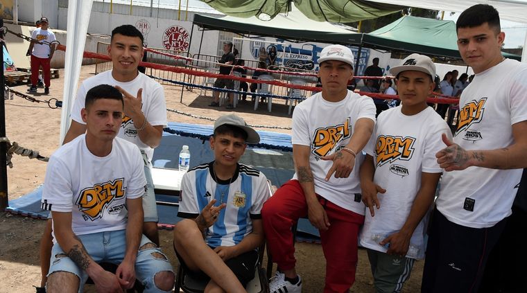 Parte del grupo de competidores del Torneo de Freestyle que se llevó a cabo en el penal San Felipe Foto: ALF PONCE MERCADO / MDZ