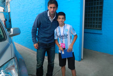 Pedro Orguelt y el ídolo de la Academia, Diego Milito. Foto: Facebook Pedro Orguelt y el ídolo de la Academia, Diego Milito. Foto: Facebook