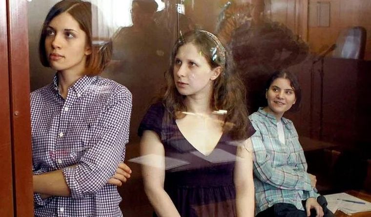 Las chicas de Pussy Riot, cuando fueron juzgadas en Rusia. Foto: Efe