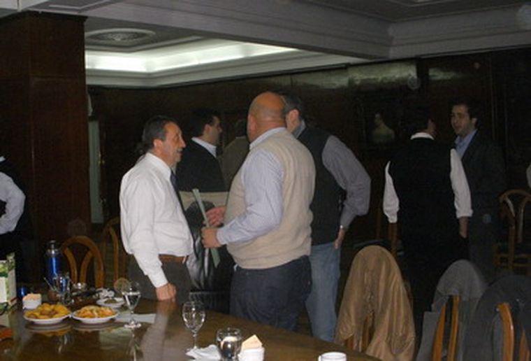 Jaque habla con el intendente Abraham, ¿arriesgando resultados? Foto: MDZ