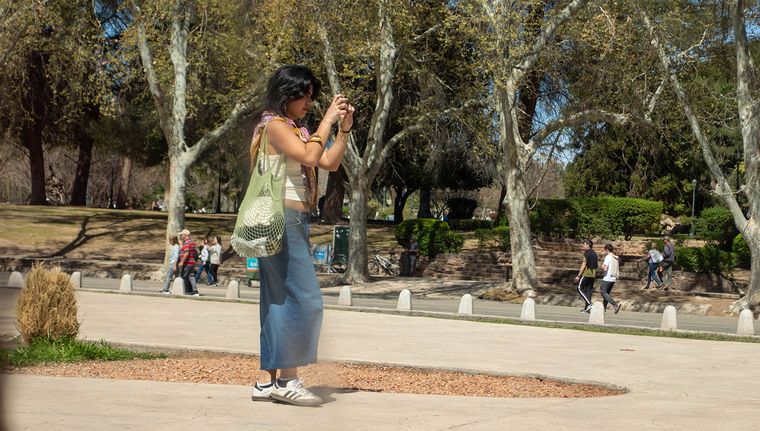 Viernes estable en Mendoza, con ambiente primaveral y temperaturas agradables en el llano y la cordillera.