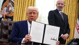 Para Donald Trump, (en la imagen con el secretario de Comercio, Howard Lutnick), la palabra tariff (arancel) es la más hermosa de la lengua inglesa. Foto: GETTY IMAGES