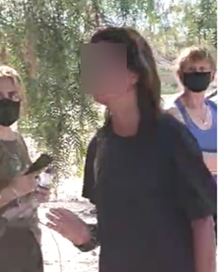 Violencia Cuando las vecinas fueron a reclamar, una mujer se puso agresiva.