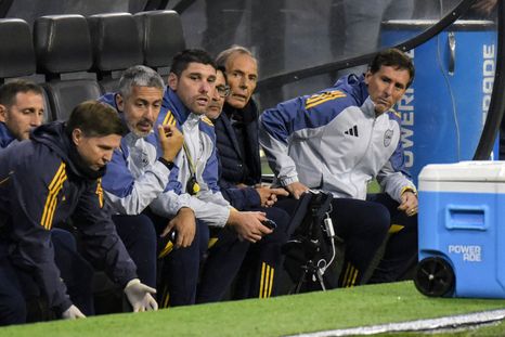 Miguel Ángel Russo quedó en el ojo de la tormenta: sin victorias, afuera de la Copa Argentina y con frases que desconciertan. Miguel Ángel Russo quedó en el ojo de la tormenta: sin victorias, afuera de la Copa Argentina y con frases que desconciertan.