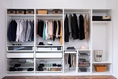 Cómo hacer una limpieza profunda de armario para tener la ropa perfecta Aquí te dejamos varios consejos útiles para cuando decidas limpiar el closet. Foto: Archivo