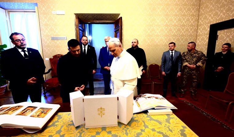 El papa León XIV recibió a Volodímir Zelenski en el Vaticano. Foto EFE
