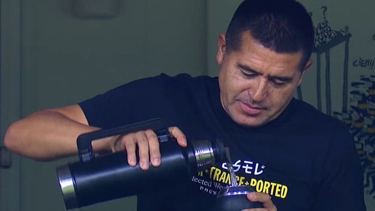 La reacción de Román tras el gol de Colón.