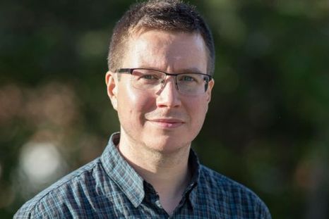 Miguel Pita es autor de libros de divulgación científica como El ADN dictador (2017) y Un día en la vida de un virus (2020). Foto: BBC