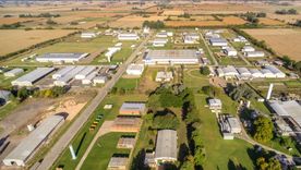 Este entramado industrial actúa como un verdadero motor económico: impulsa el comercio, los servicios, el transporte, la logística y la construcción.