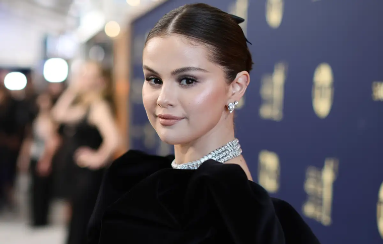 Selena Gómez preparó unas costillas súper sabrosas con una salsa agridulce tipo italiana que le da un toque espectacular. Foto: La Opinión