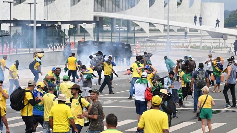 Seguidores de Bolsonaro intentaron tomar el Congreso en Brasilia el 8 de enero Foto: Télam