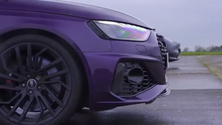 Tesla Model Y vs Audi RS4 (CarWow)