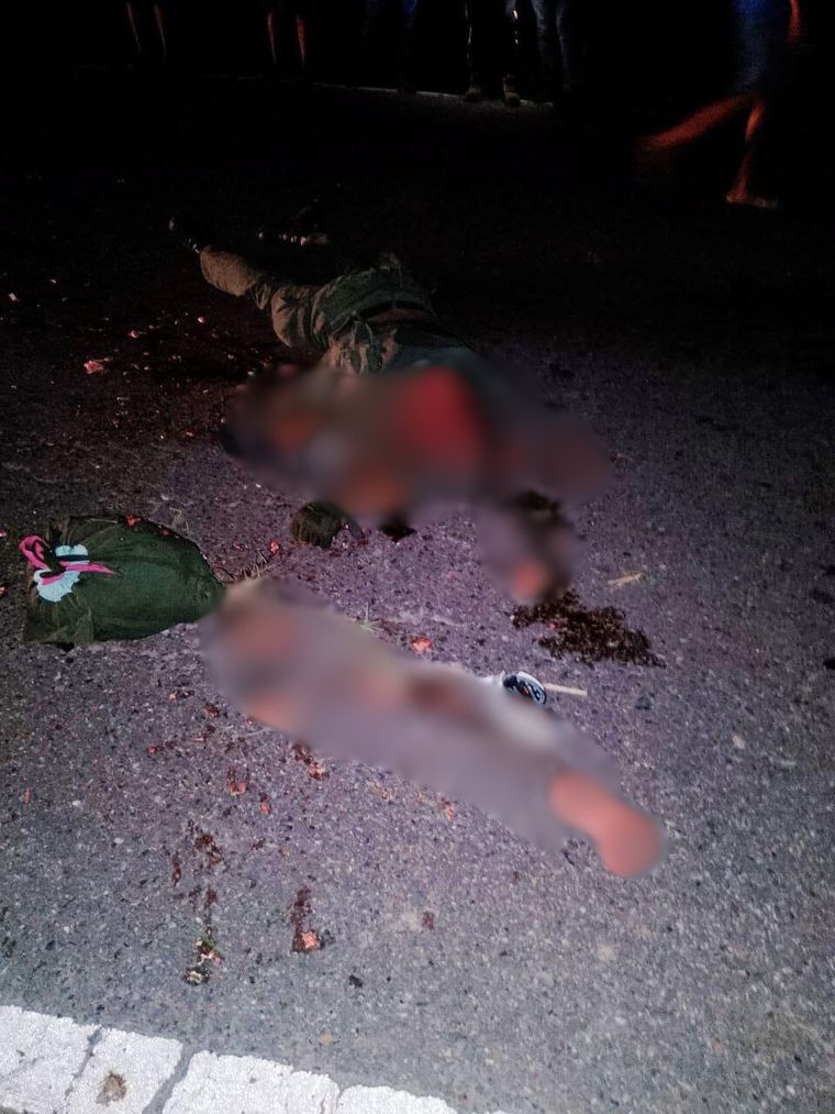 Las fotos del horror a la que MDZ accedió: un militar desmembrado por el impacto de una bomba. Las fotos del horror a la que MDZ accedió: un militar desmembrado por el impacto de una bomba.