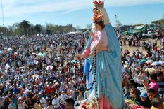 Miles de fieles se acercan cada año a San Nicolás, mientras otros eligen mostrar su fidelidad desde sus comunidades Foto: Conclusión