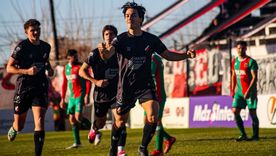 Mirko Bonfigli festeja el gol que abrió el camino de la victoria del Deportivo Maipú frente a Agropecuario. Mirko Bonfigli festeja el gol que abrió el camino de la victoria del Deportivo Maipú frente a Agropecuario.