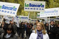 tras un paro contundente, los bancarios van por mas