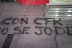 Las pintadas en la sede de la UCR. Las pintadas en la sede de la UCR.