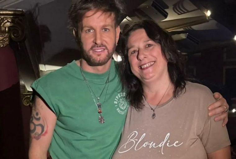 El cantante Axel compartió un sentido mensaje y una foto con una de las fans fallecidas en el accidente fatal de Melincué.