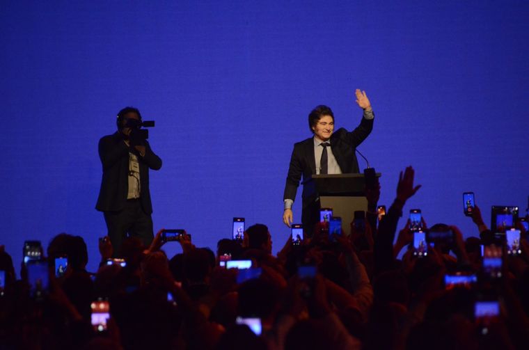 El presidente Javier Milei fue la principal estrella de la Conferencia Política de Acción Conservadora que congregó a la militancia de La Libertad Avanza junto a figuras de la derecha global. Foto: Juan Mateo Aberastain