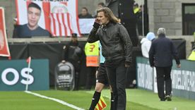 Rubén Darío Insua, DT de Barracas Central, tuvo un fuerte cruce con su colega Caruso Lombardi. Rubén Darío Insua, DT de Barracas Central, tuvo un fuerte cruce con su colega Caruso Lombardi.