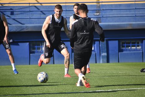 El Lobo entrenó en Casa Amarilla. El Lobo entrenó en Casa Amarilla.