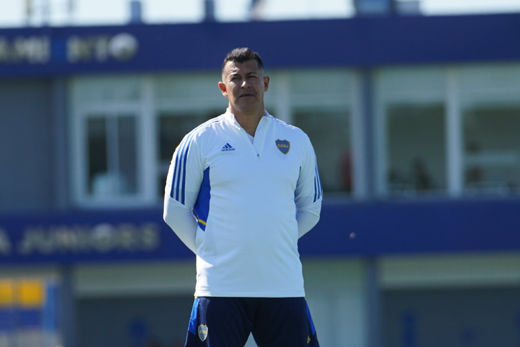 Jorge Almirón dio a conocer los convocados para jugar ante Estudiantes. Foto: Télam