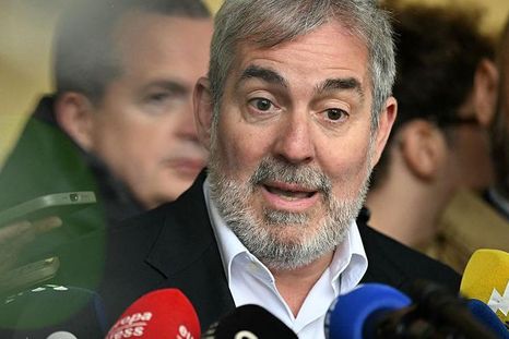 Fernando Clavijo es el presidente de la comunidad autónoma de Canarias. Fernando Clavijo es el presidente de la comunidad autónoma de Canarias.