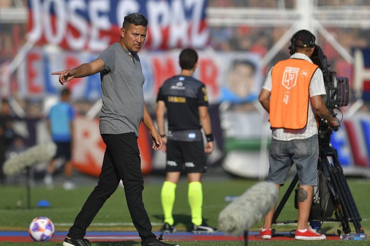 Diego Flores analizó la derrota con San Lorenzo. Foto: Télam