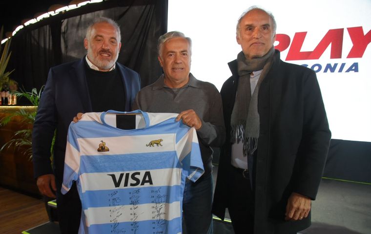Rodrigo Roncero, el gobernador Alfredo Cornejo y Félix Páez Molina, presidente la UAR. Rodrigo Roncero, el gobernador Alfredo Cornejo y Félix Páez Molina, presidente la UAR.