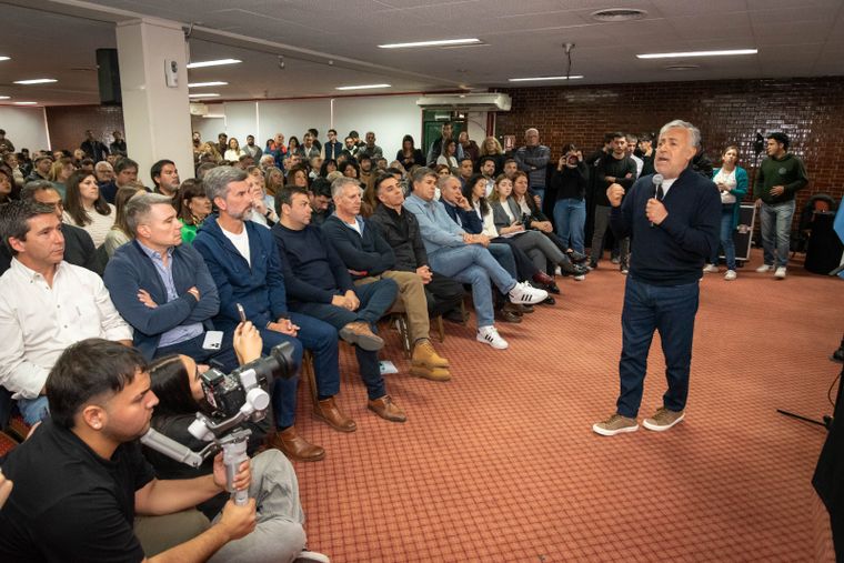 Este martes 29 es el cierre de listas de las candidaturas de la UCR. 
