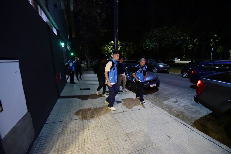 Máxima tensión en el Gobierno: terminaron los allanamientos en la Andis y la Suizo Argentina. 