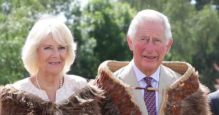 Carlos y Camilla, fiesteros.