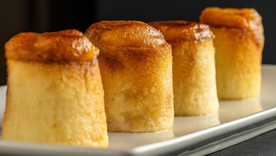 Esta receta fue creada en honor al Papa Pío IX a finales del siglo XIX por un pastelero de Santa Fe, Granada. Esta receta fue creada en honor al Papa Pío IX a finales del siglo XIX por un pastelero de Santa Fe, Granada.