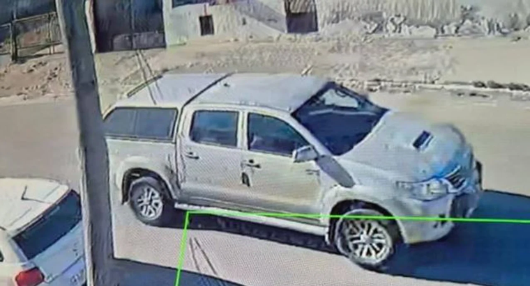Una cámara en Comodoro Rivadavia captó la última imagen de la camioneta en la que se trasladaban los jubilados desaparecidos en Chubut.