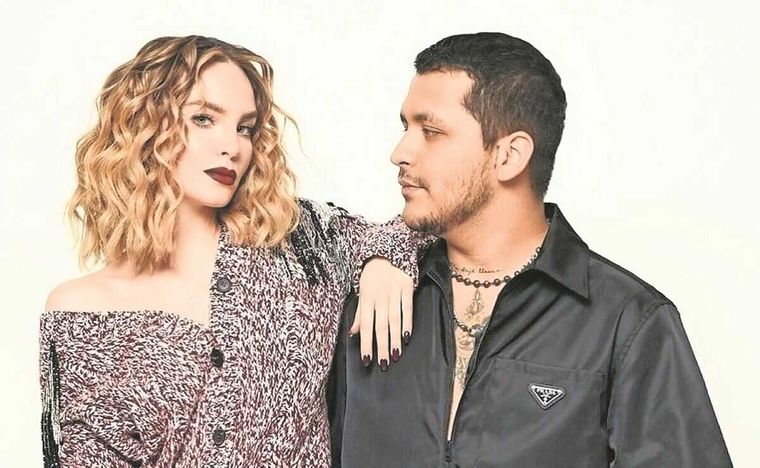 Christian Nodal le regaló un anillo de 3 millones de dólares a Belinda para su compromiso.