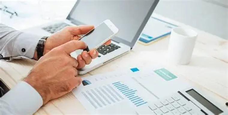 Lo que empieza a escasear son proveedores con talento. Lo que empieza a escasear son proveedores con talento.