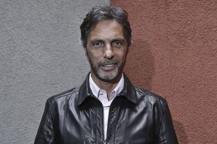 Gustavo López, conductor. Gustavo López, conductor.